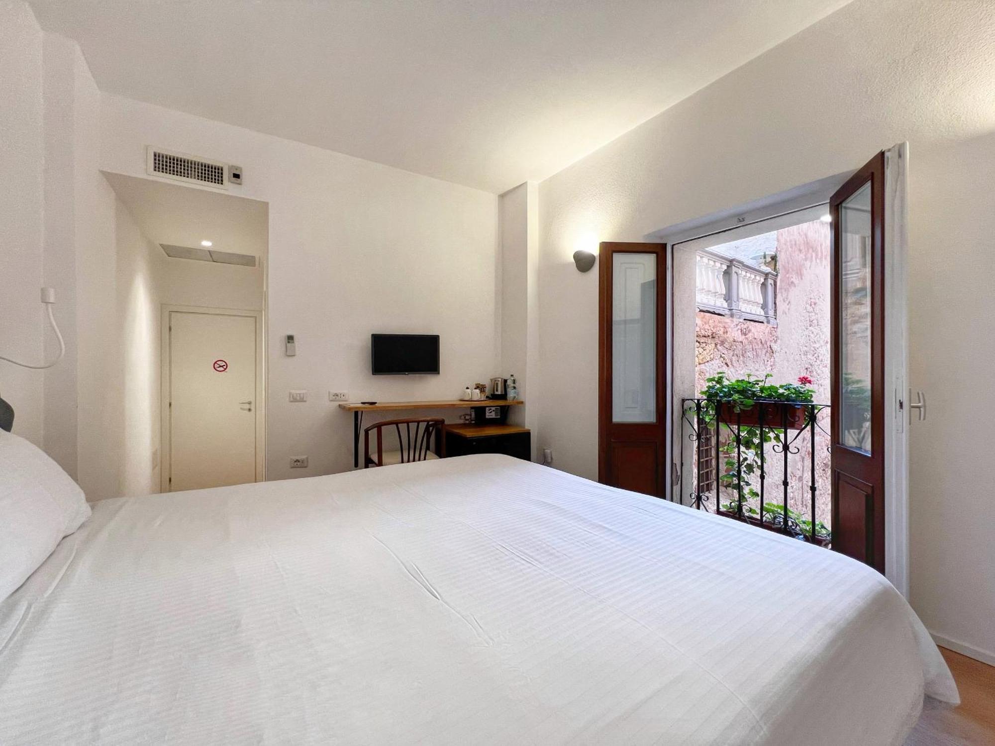 Al Duomo Di Cagliari Hotel Exterior photo